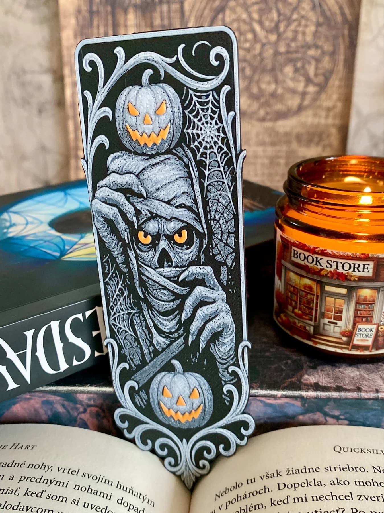 Záložka Strašidelná mumie s dýněmi – Halloween edice