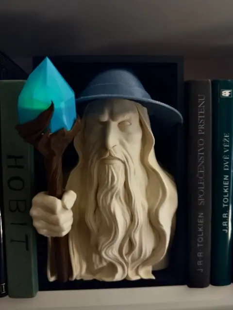 Poslední z Istarů: Busta s Magickou Svítící Holí