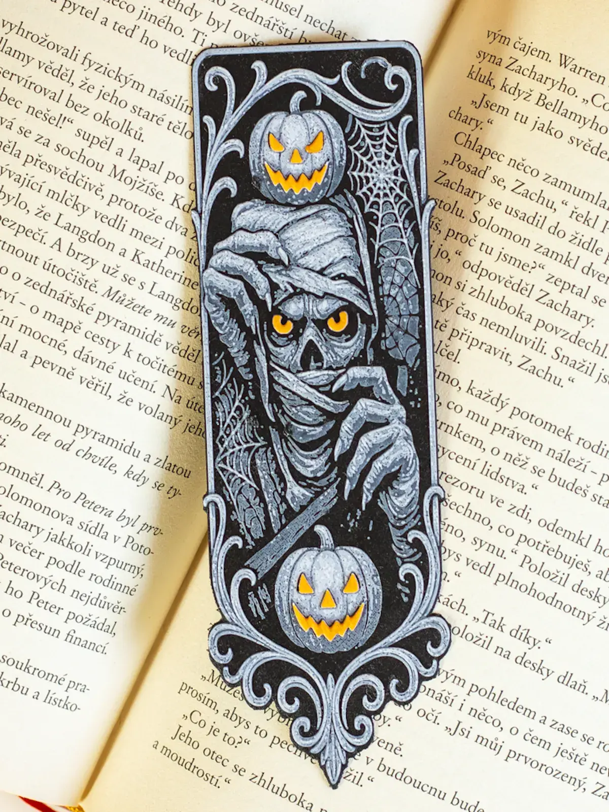 Záložka Strašidelná mumie s dýněmi – Halloween edice